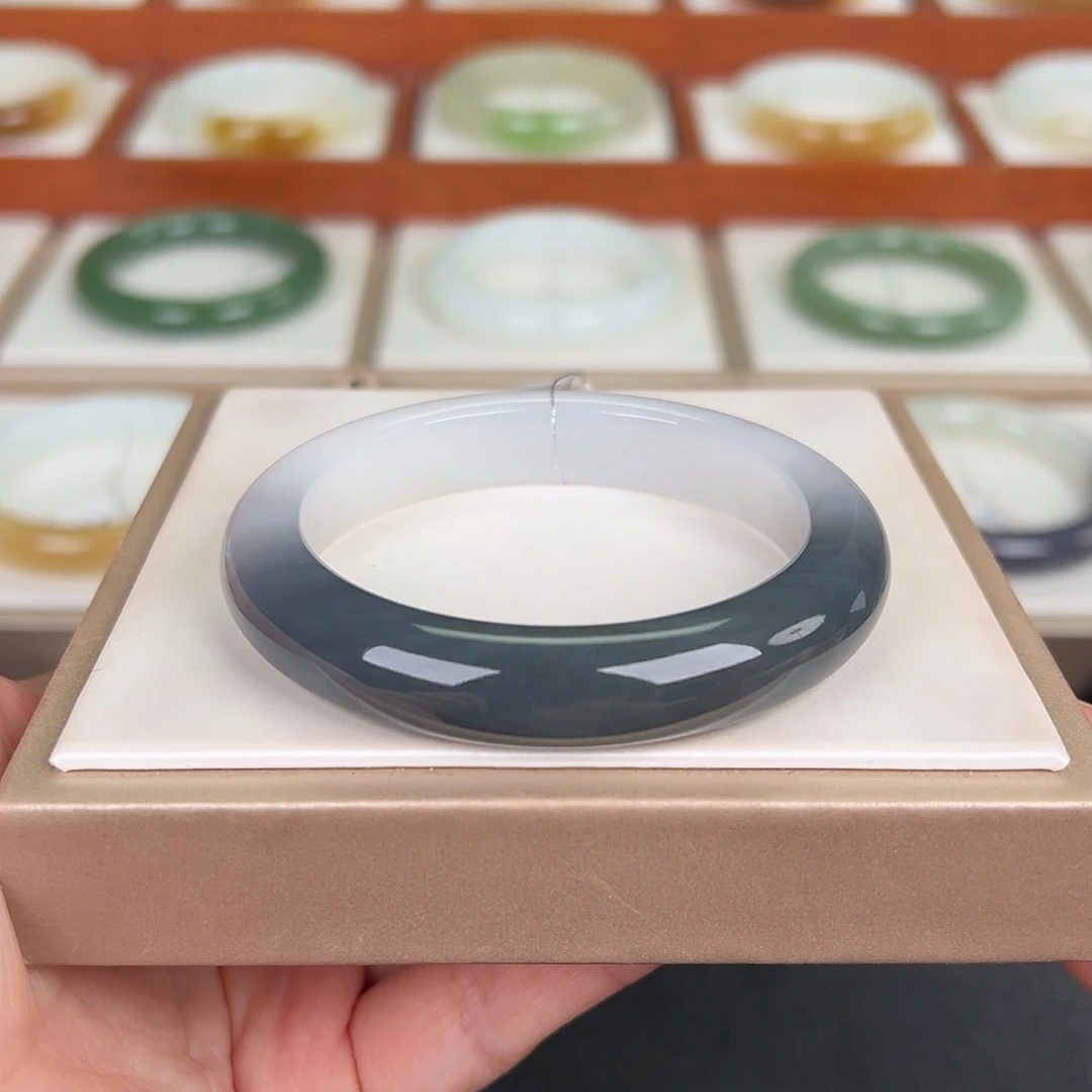 和田玉未镶嵌手镯半山水烟紫