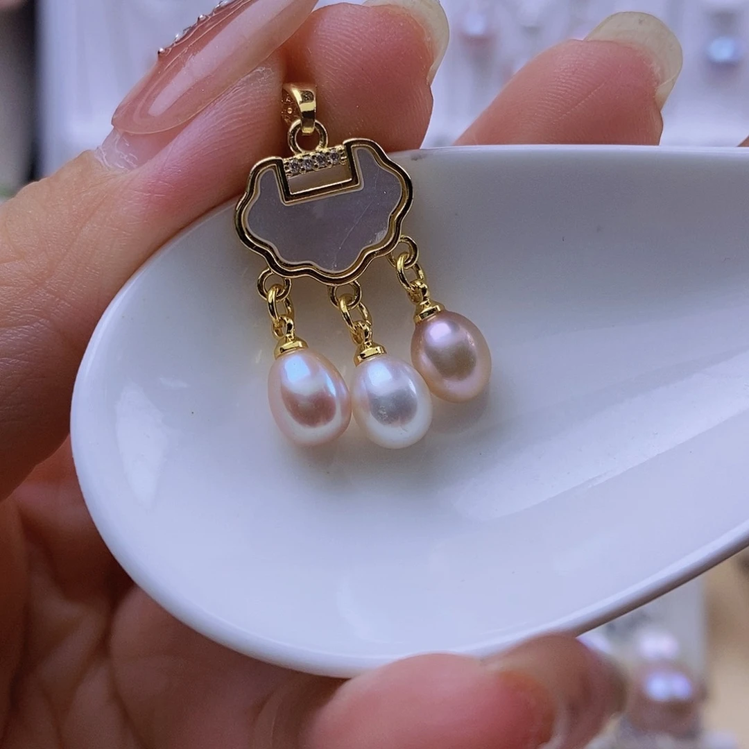 淡水珍珠未镶嵌吊坠(赠链)