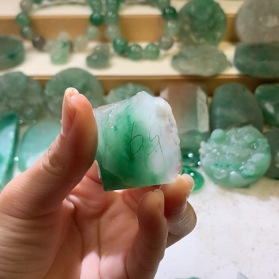 石英质玉未镶嵌珠宝半成品