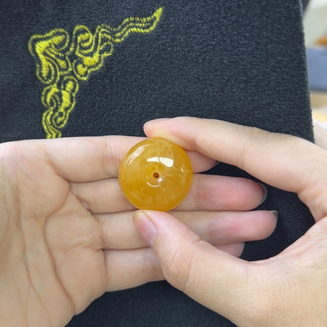 未镶嵌琥珀珠宝奇石