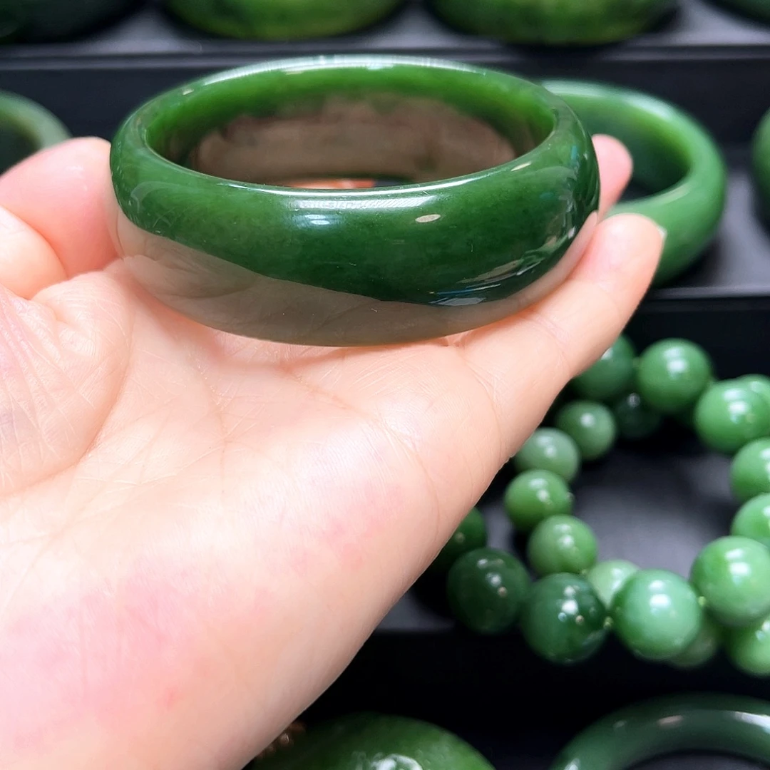 和田玉（碧玉）未镶嵌手镯
