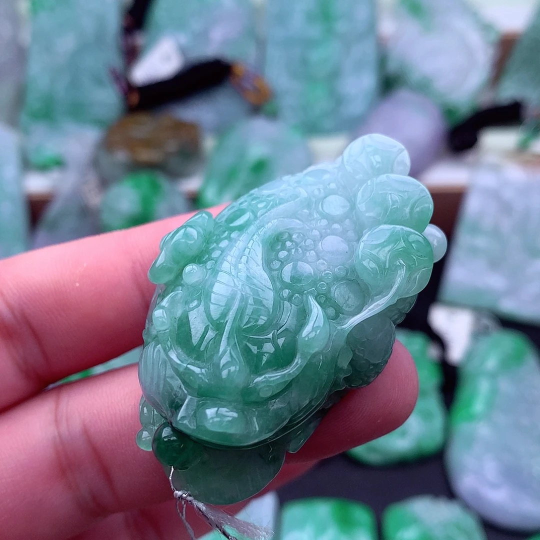 吊坠(不含链)未镶嵌翡翠