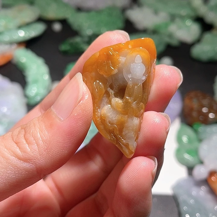 颈饰未镶嵌翡翠天