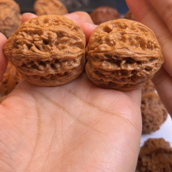 木质类文玩核桃大孤石42