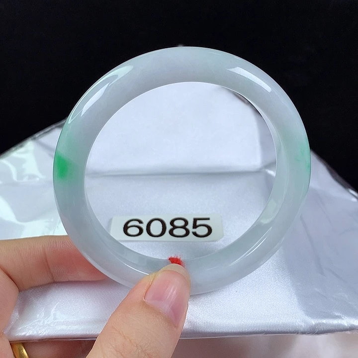 翡翠未镶嵌手镯57圈