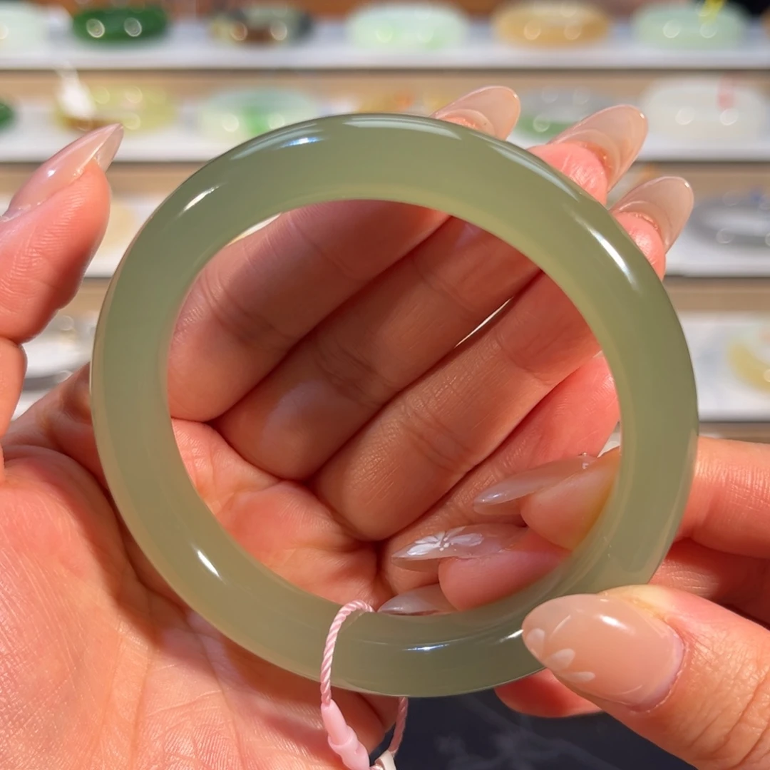 和田玉未镶嵌手镯荧光绿晴61.2