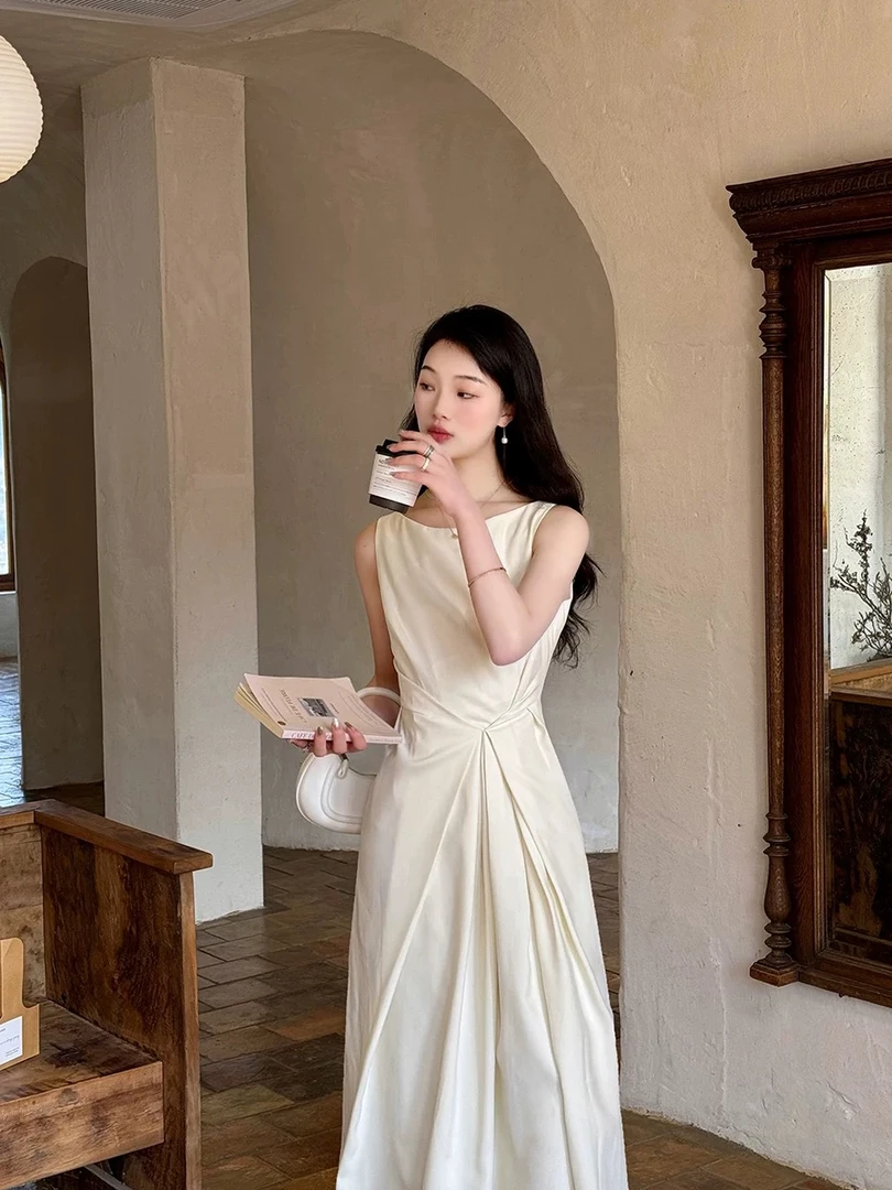 茶歇法式高级感无袖连衣裙女夏季背心长裙子收腰显瘦气质8453