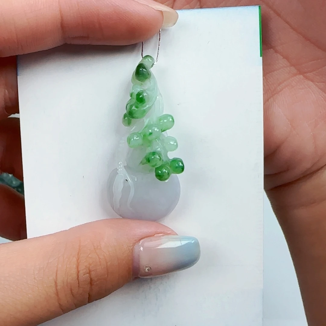 翡翠未镶嵌颈饰葫芦