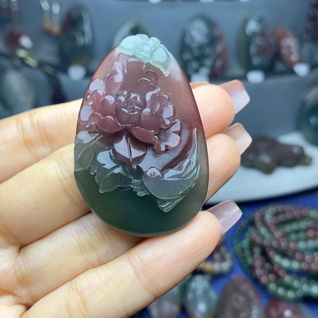 虹***虹未镶嵌吊坠(不含链)玛瑙/玉髓