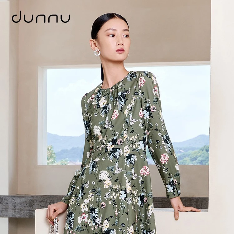 dunnu敦奴圆领收腰中长款印花连衣裙DQ552102