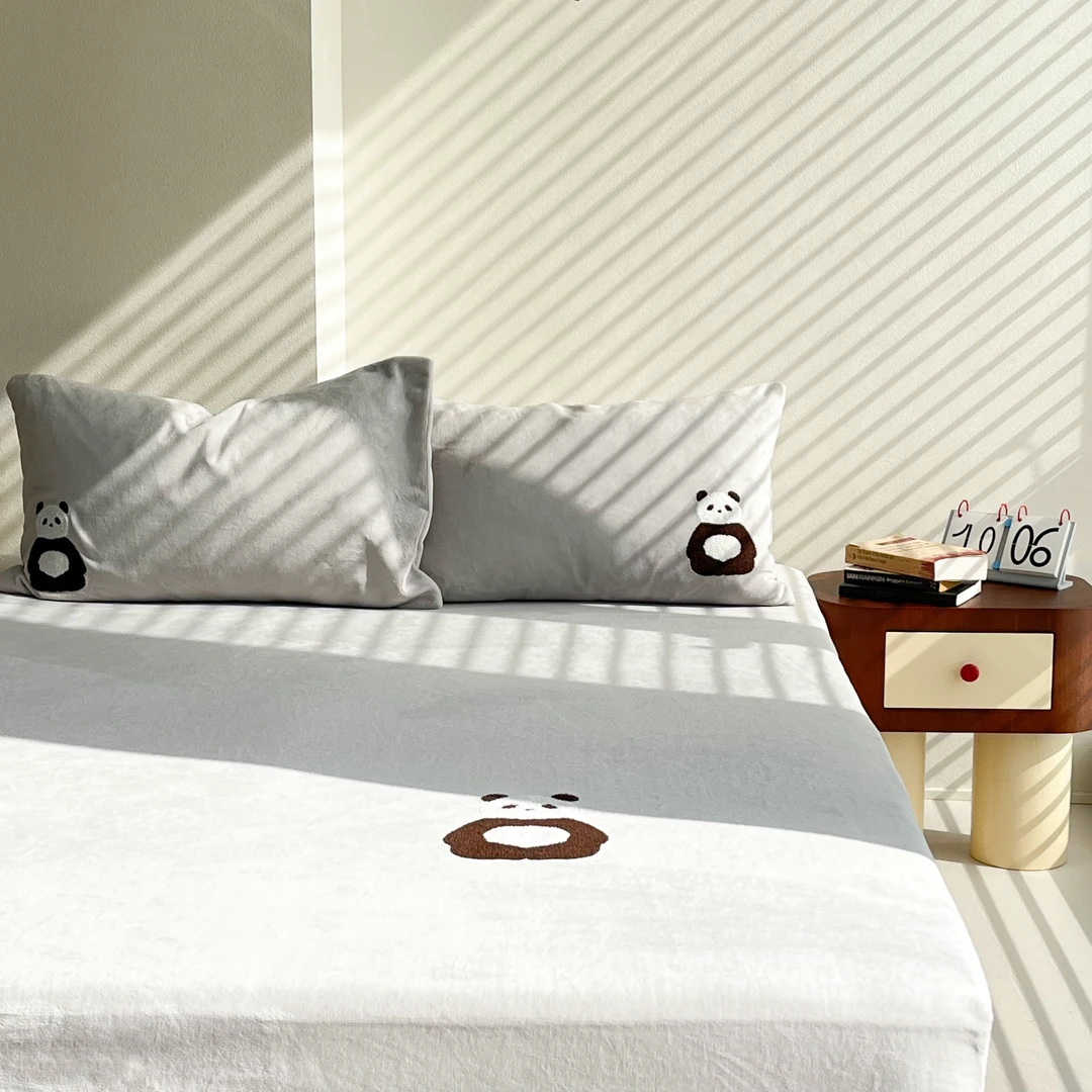 羽介熊猫75D牛奶绒床笠三件套原创毛巾绣全消光柔软保暖床品套件