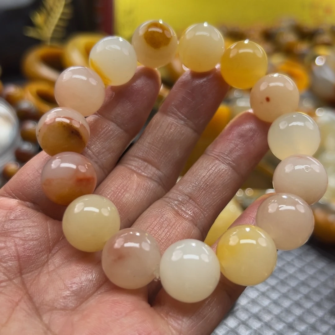 石英质玉未镶嵌颈饰