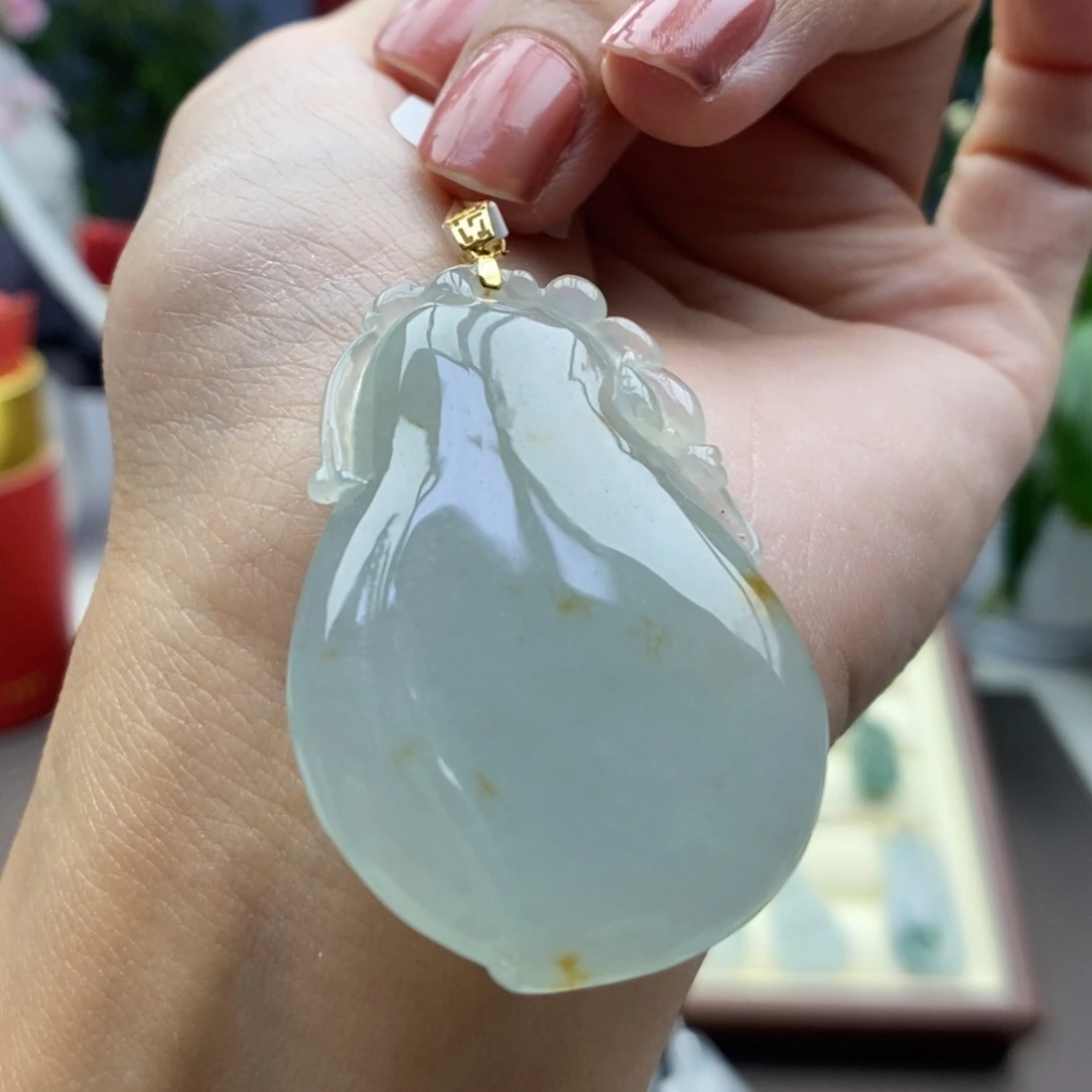 翡翠18K金镶嵌颈饰吊坠25
