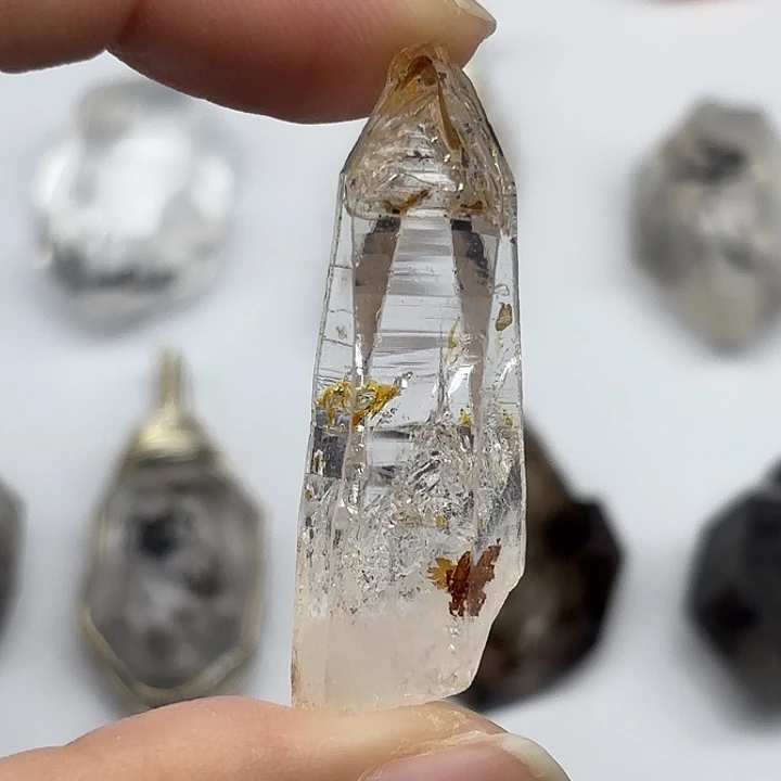 颈饰水晶未镶嵌巴基斯坦油胆闪灵钻43mm+