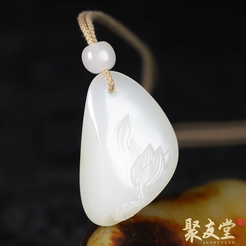 聚友堂王伟玉雕20克新疆和田玉籽料独籽白玉荷花挂件玉莲花玉吊坠