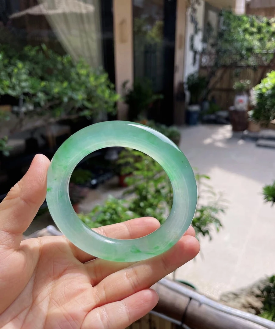 淑女风满绿飘花冰透手钅蜀 适合作为送礼，定制商品已截图为准