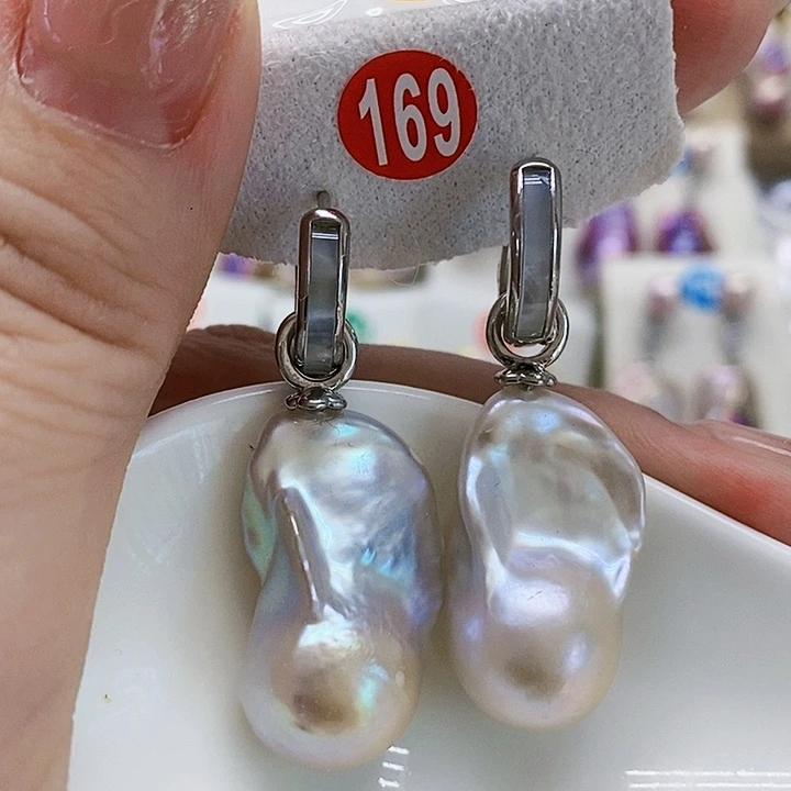 银S925镶嵌耳饰淡水珍珠