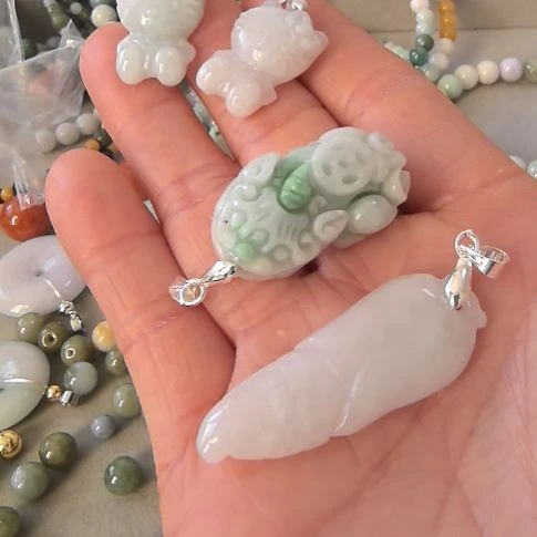 翡翠颈饰未镶嵌吊坠