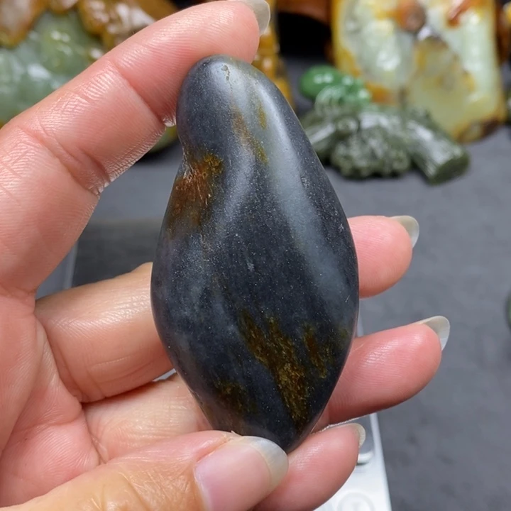 和田玉未镶嵌把件