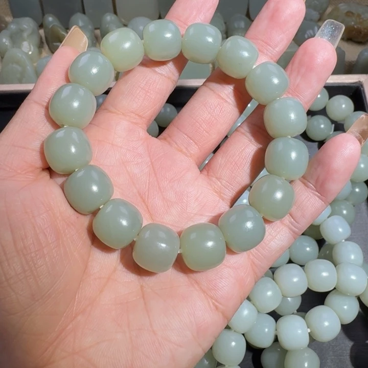 石***木和田玉未镶嵌挂件