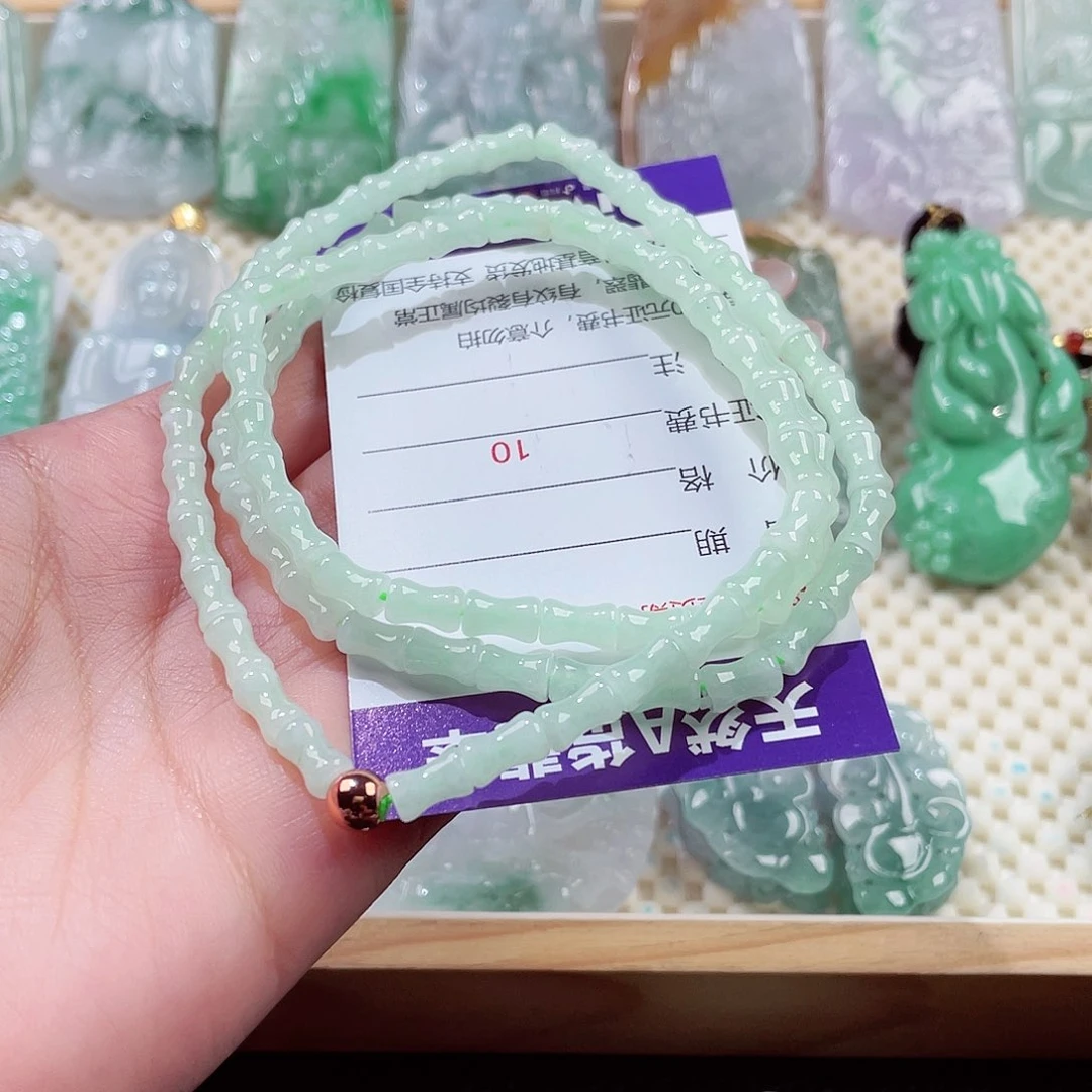 翡翠未镶嵌颈饰圣*翡翠