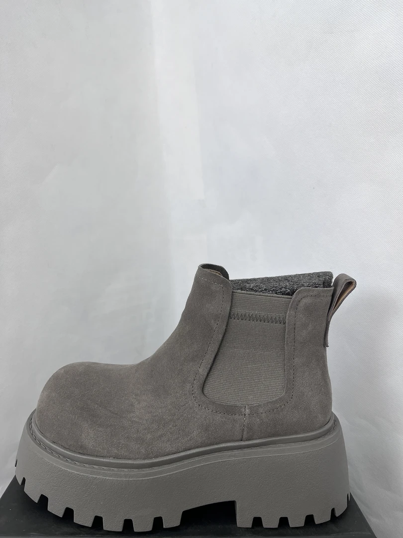 胎牛皮切尔西短靴女秋冬新款真皮粗跟厚底美拉德高跟瘦瘦马丁靴子