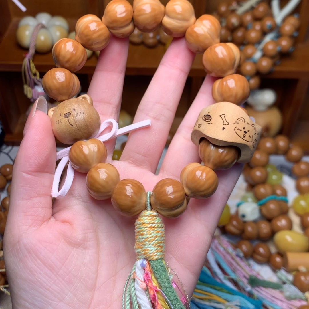 f***n猴头核桃吊坠二代屁桃手持桃木