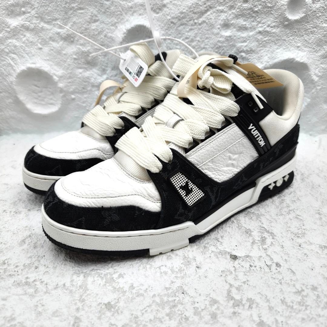 95新 LouisVuitton/路易威登 8码/42码/黑白牛仔压纹trainer潮鞋