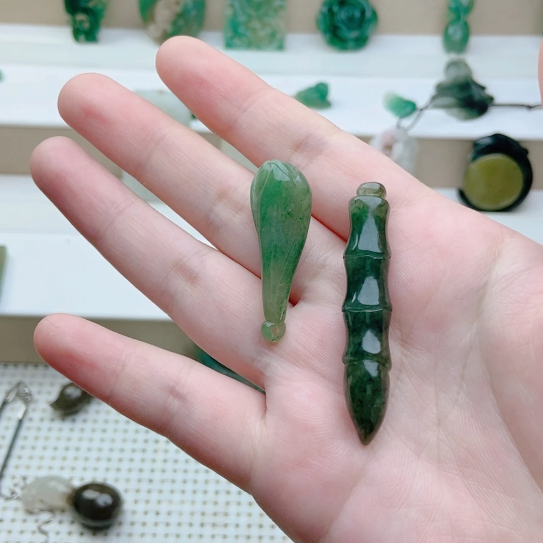 用***0独山玉未镶嵌挂件