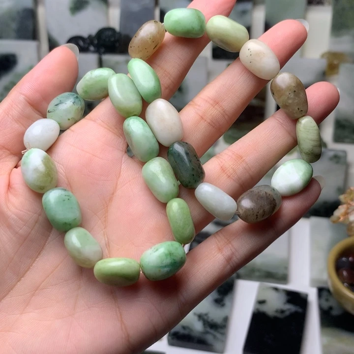 梅***姐未镶嵌独山玉颈饰