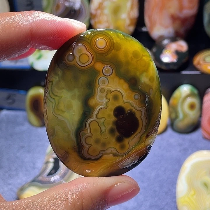 S***.玛瑙/玉髓未镶嵌珠宝奇石