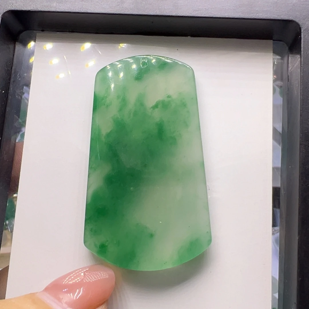 招***猫石英质玉（非洲翠）未镶嵌颈饰