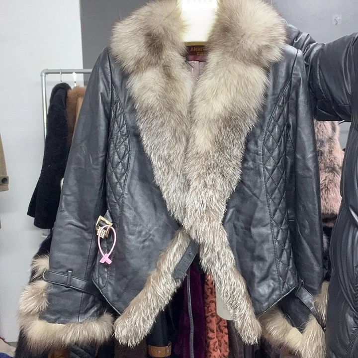 是一个不想被爱包围了吧又