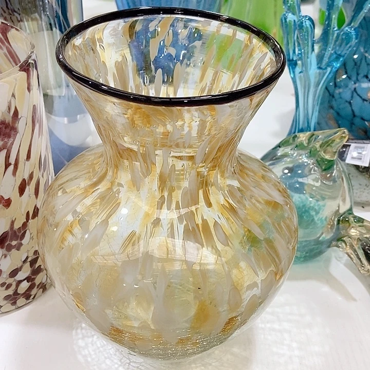 琉璃花瓶高度24厘米7厘米