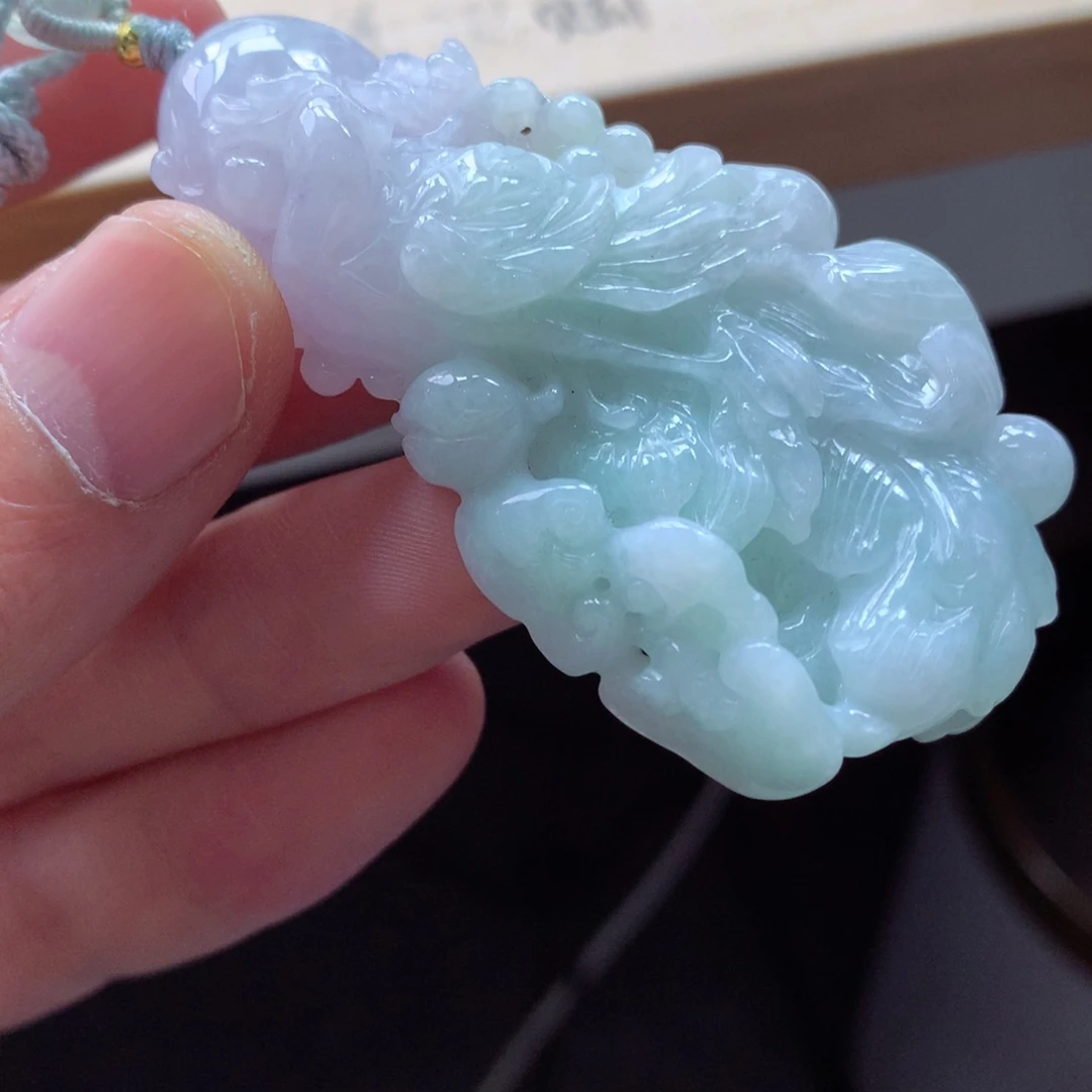 翡翠颈饰未镶嵌吊坠