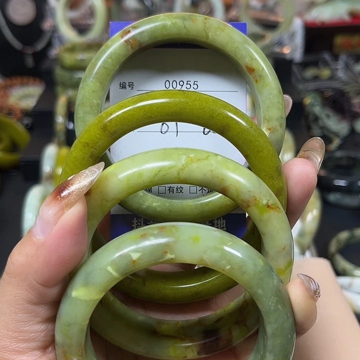 慧***慧蛇纹石玉未镶嵌手镯