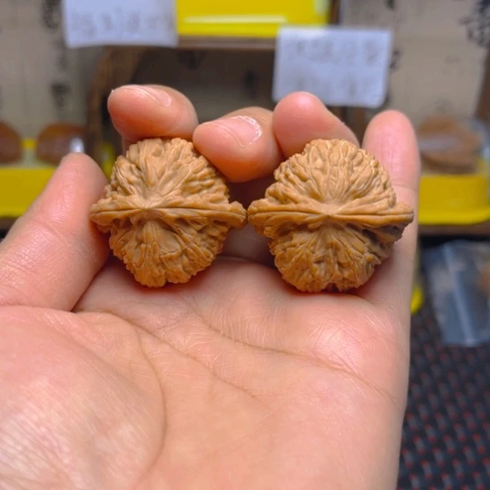 吊坠文玩核桃白狮