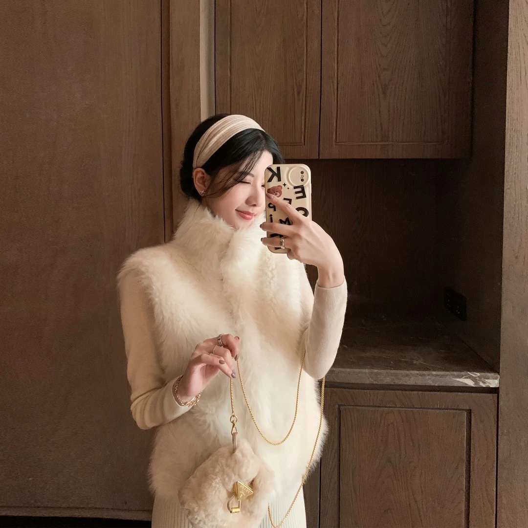 氛围感立体百搭仿狐狸毛毛绒年轻环保暖外套马甲时尚轻奢坎肩舒适