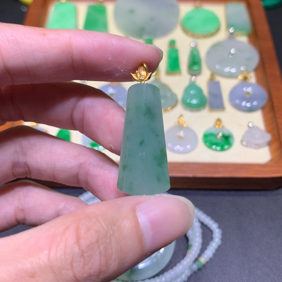 翡翠18K金镶嵌吊坠(不含链)