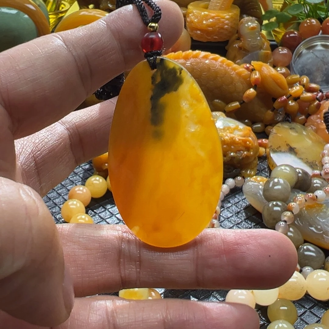 石英质玉未镶嵌颈饰