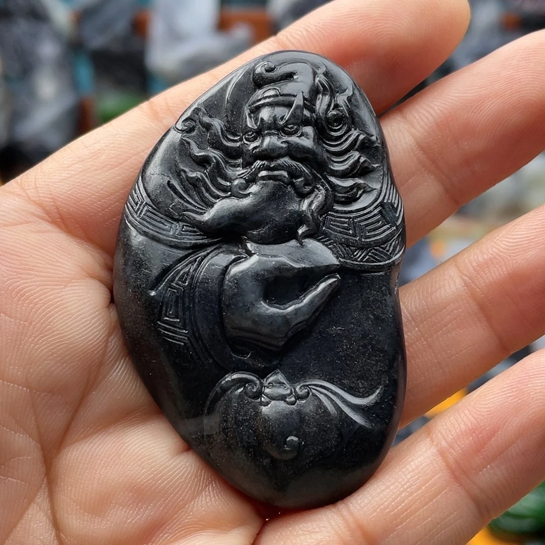 三***上和田玉未镶嵌颈饰