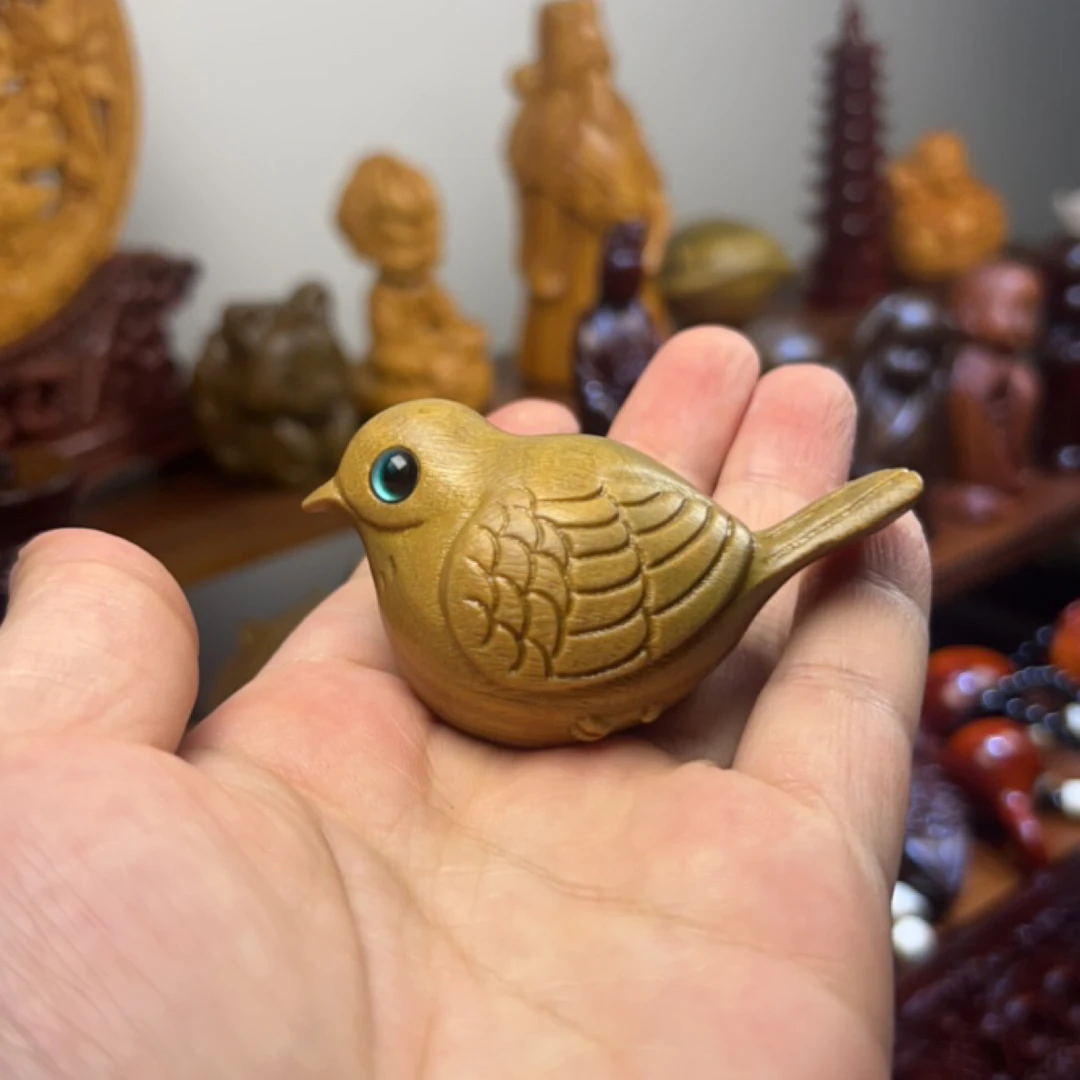 绿檀檀喜鹊手把件木雕小鸟小饰品