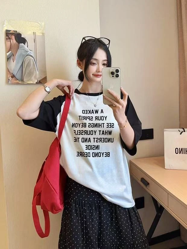 8150-1女款插肩多排字母时尚休闲百搭短袖T恤