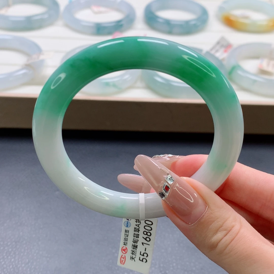 翡翠手镯未镶嵌?****y55