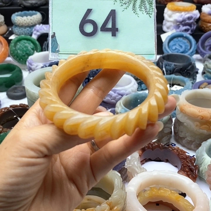 未镶嵌手镯石英岩玉