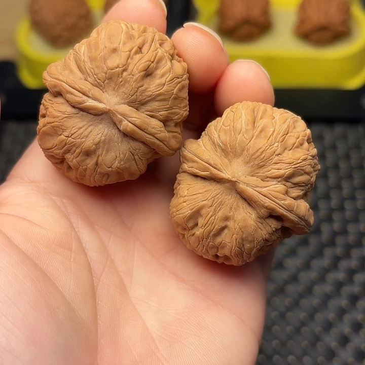 吊坠文玩核桃42元宝狮子头