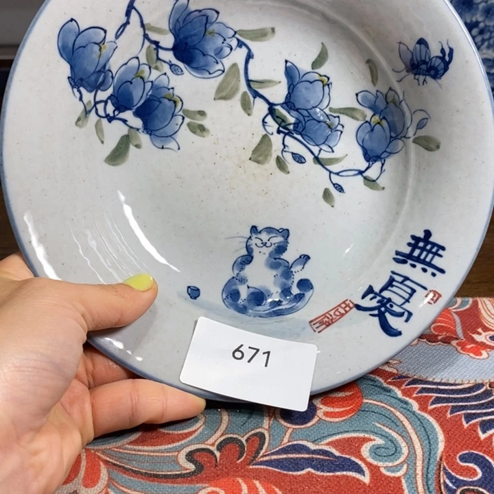 青花瓷景德镇手绘玉兰花小猫盘子