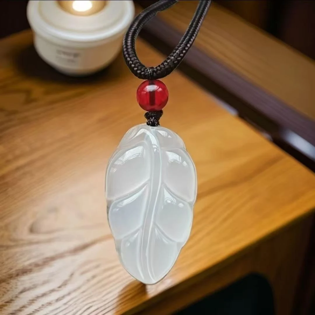 天然高冰玉髓金枝玉叶吊坠