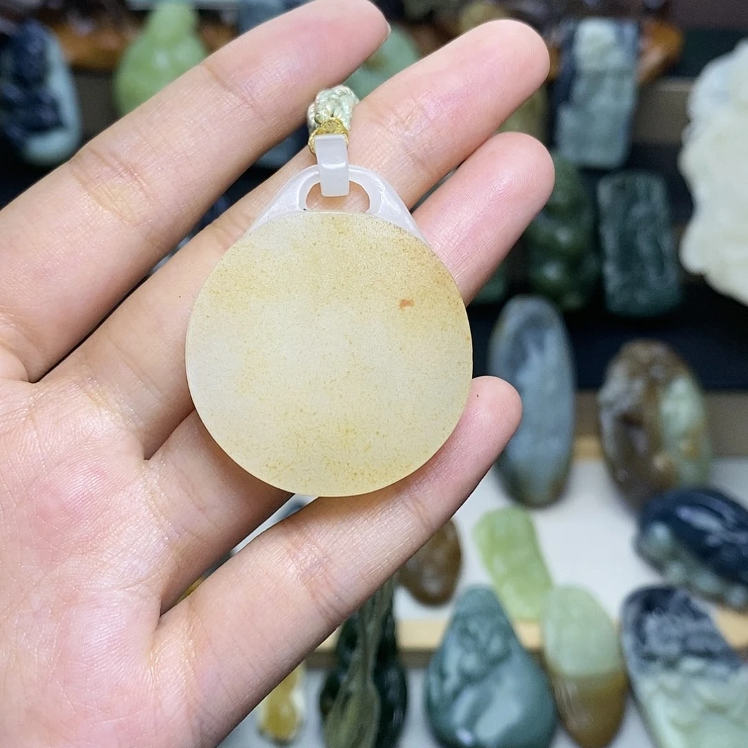 【闪购商品】颈饰未镶嵌和田玉我****！