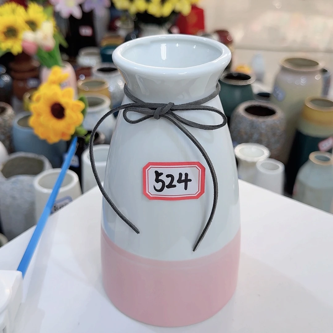 524号陶瓷花瓶18厘米微瑕一个